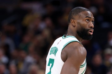 亚博体育APP-今儿不在状态啊！杰伦·布朗半场9投仅3中&amp;有4失误 正负值-17